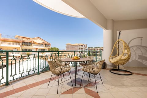 Balcony/Terrace, City view