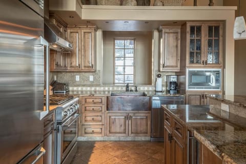 Wolf Pack Hideaway House in Big Sky