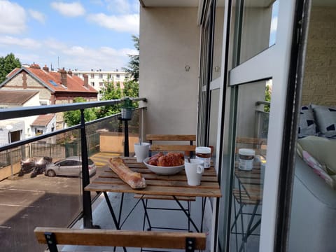 Day, View (from property/room), Balcony/Terrace, Dining area