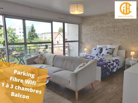 Bed, TV and multimedia, Balcony/Terrace, Photo of the whole room, Seating area, Dining area, Bedroom, wardrobe