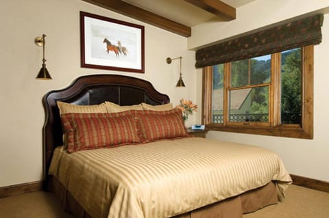 Innsbruck Aspen, Deluxe One-Bedroom Junior Suite 01 w/ Hot tub, Centrally located House in Aspen