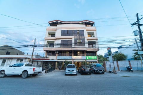 RedDoorz @ Ledesco Avenue Lapaz Iloilo Hotel in Iloilo City