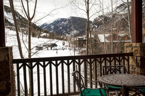 The Ritz-Carlton Club, 3 Bedroom Residence WR 2309, Ski-in & Ski-out Resort in Aspen Highlands Maison in Aspen