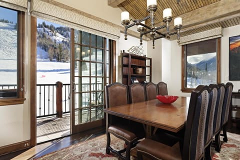 The Ritz-Carlton Club, 3 Bedroom Penthouse 4302, Ski-in & Ski-out Resort in Aspen Highlands House in Aspen