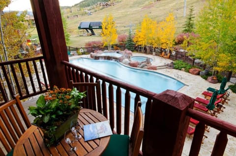 The Ritz-Carlton Club, Two-Bedroom Residence 8406, Ski-in & Ski-out Resort in Aspen Highlands Casa in Aspen