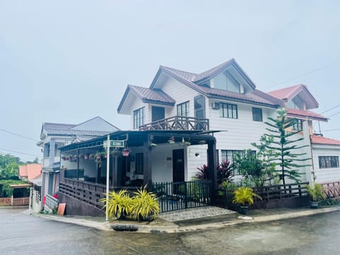 D’Waldz Villa Tagaytay House in Calabarzon