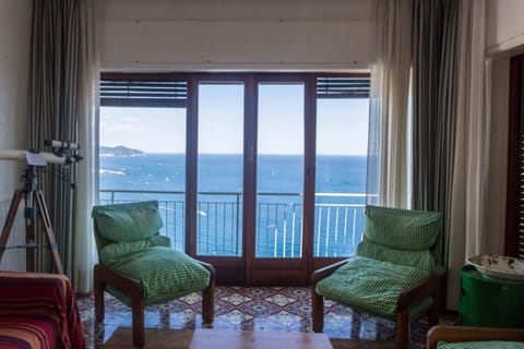 Stunning View- Wifi & Parking Copropriété in Liguria