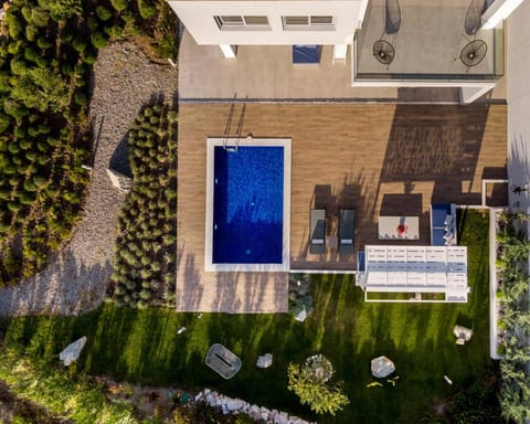 Bird's eye view, Swimming pool, Swimming pool