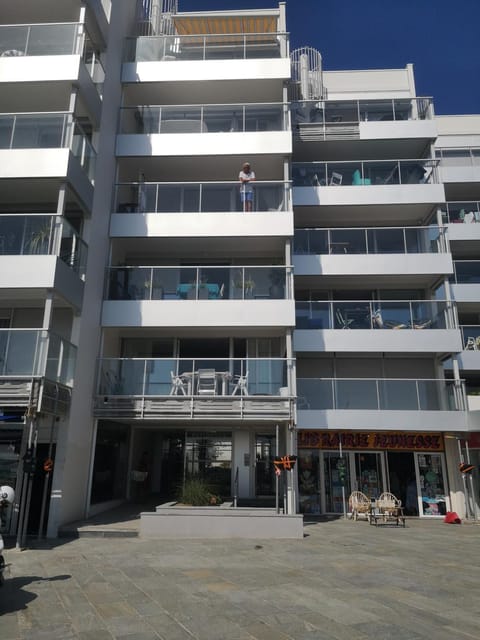 T2 balcon vue mer parking et entrée sécurisés tout à pied Appartamento in Quiberon