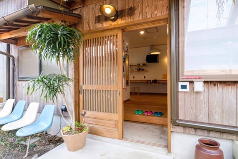 Guest House Maru Bed and Breakfast in Fukuoka Prefecture