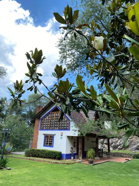 Cabaña del Rio Chalet in Hidalgo, Mexico