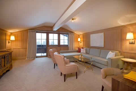 Balcony/Terrace, Living room, Photo of the whole room, Seating area, Family