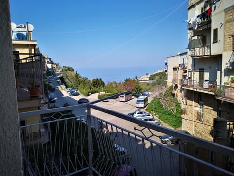 Neighbourhood, Balcony/Terrace