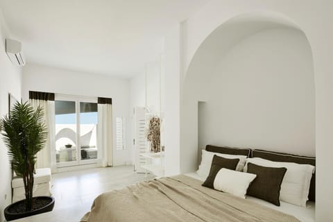 Le Blanc Nest Santorini - Family / Couples Luxury House Villa in Mesaria