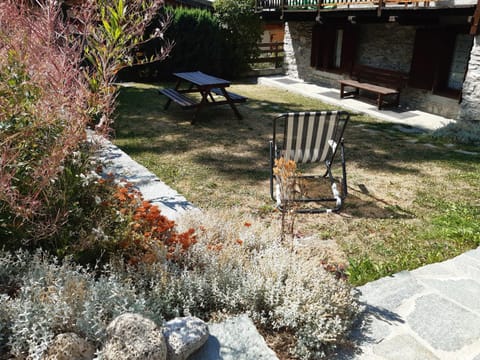 Sauze d'Oulx with garden, ciabot la garitüla - wifi Appartement in Sauze d'Oulx