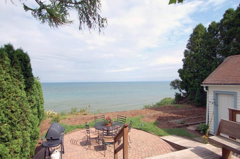 Cozy Lake Michigan Cottage on Lake Michigan-Pet Friendly! Casa in Sheboygan