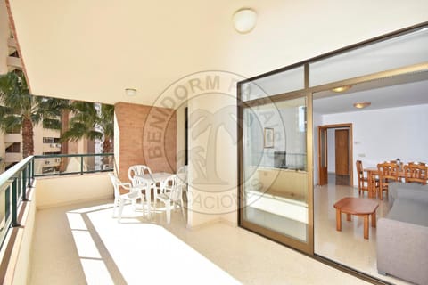 TV and multimedia, Balcony/Terrace, Living room, Decorative detail