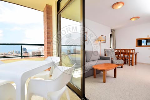 Restaurant/places to eat, Spring, Day, Balcony/Terrace, Living room, Beach, On site, City view, Sea view, Supermarket/grocery shop, Quiet street view