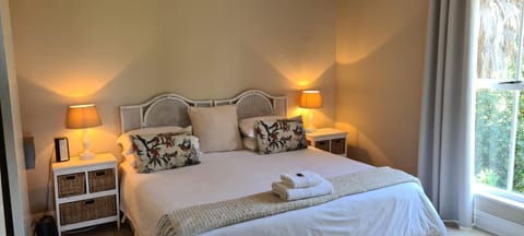 Bell Rosen Guest House Bed and Breakfast in Cape Town