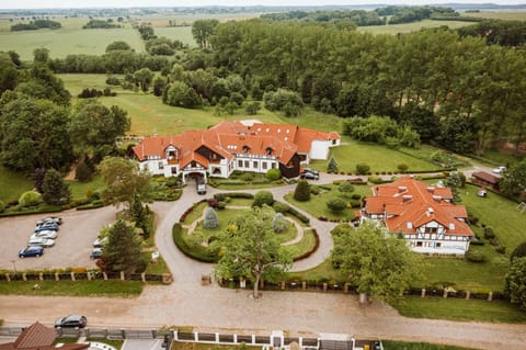 Property building, Bird's eye view, Parking