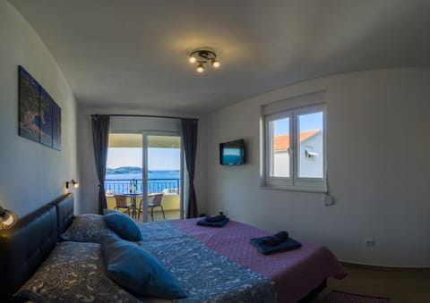 A lovely and cozy room with a breathtaking view Bed and Breakfast in Vis