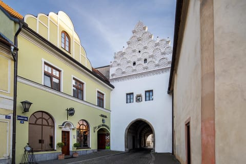 Property building, Facade/entrance