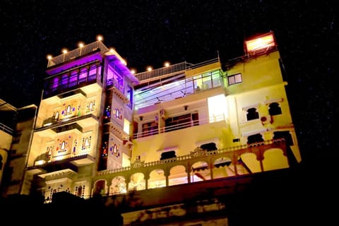 Property building, Night, Balcony/Terrace