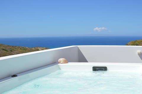 Hot Tub, Balcony/Terrace, Spa and wellness centre/facilities, Pool view, Sea view, Bath