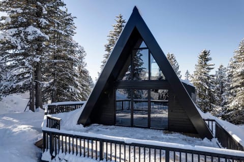 Property building, Day, Natural landscape, Winter, Mountain view