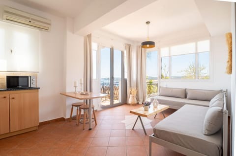 Living room, Sea view