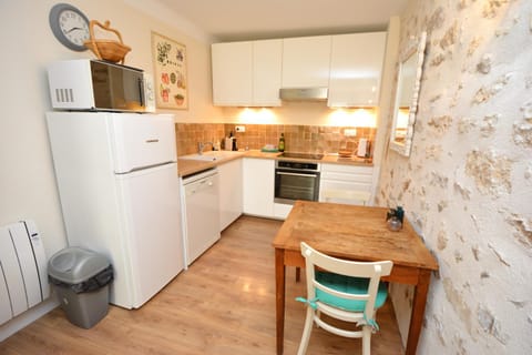 dishwasher, minibar, pet friendly, kitchen