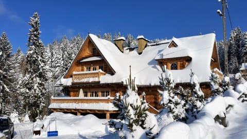 Facade/entrance, Winter