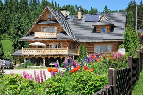 Facade/entrance, Garden, Balcony/Terrace