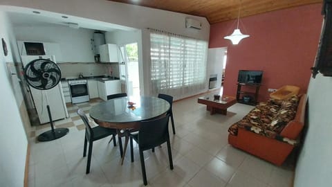 TV and multimedia, Kitchen or kitchenette, Living room, Dining area