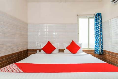 OYO Varsha Grand Residence Hotel in Guntur