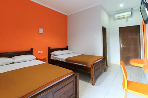 Hotel Warta Putra Bed and Breakfast in Denpasar