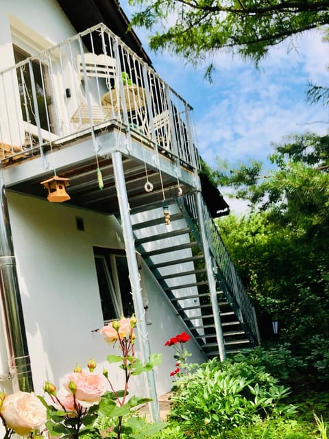 Charmante Ferienwohnung mit Balkon im 5-Seen-Land Wohnung in Herrsching