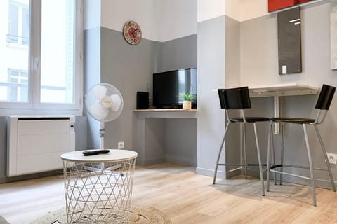 Sébastien's studio Calm Fully equipped #A2 Apartamento in Grenoble
