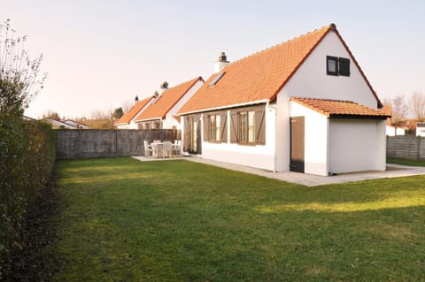 Property building, Garden view
