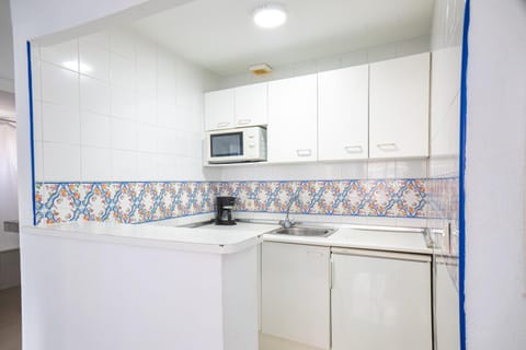 Kitchen or kitchenette, kitchen