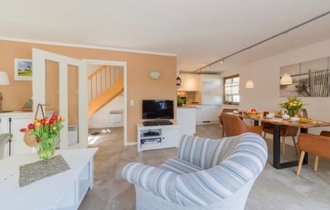 Doppelhaus am Deich 11 House in Wustrow