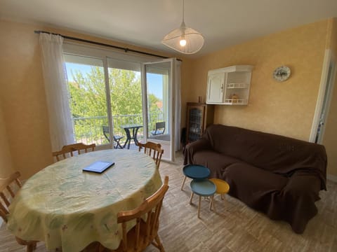 Appartement Rustique avec Vue Mer à 600m de la Plage et Proche Commodités à Saint-Brevin - FR-1-364-79 Apartment in Saint-Nazaire