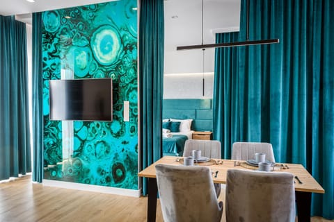 TV and multimedia, Living room, Dining area