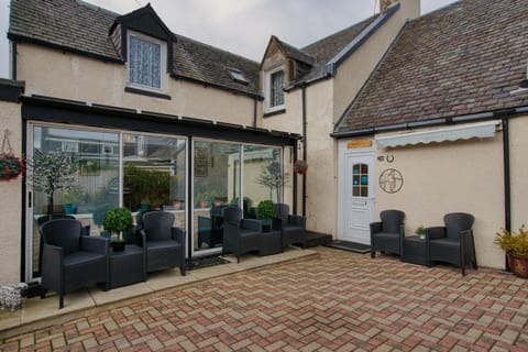 Pitfaranne Guest House Bed and Breakfast in Inverness