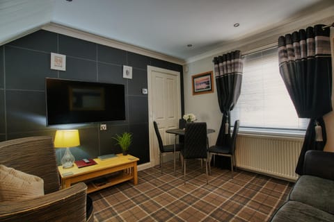 Pitfaranne Guest House Bed and Breakfast in Inverness