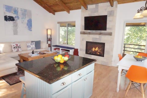 35 Lower Woodbridge Rd Z196 (203090-2371) Condo Apartment in Snowmass Village