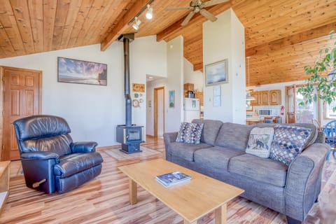 Nelscott Flat House in Lincoln City