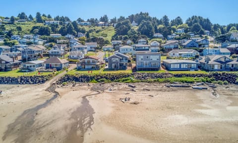 Oceanscape House in Lincoln City