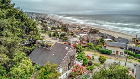 SeaCret Hideaway House in Lincoln City