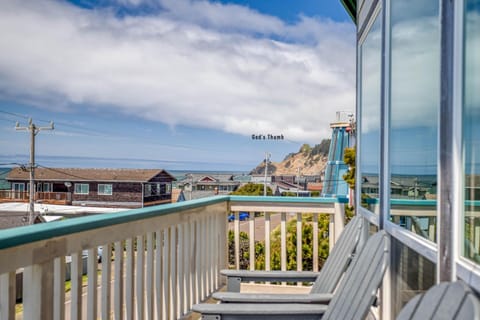 Island Time House in Lincoln City